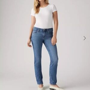Levi’s Classic Straight Fit Women’s Jeans